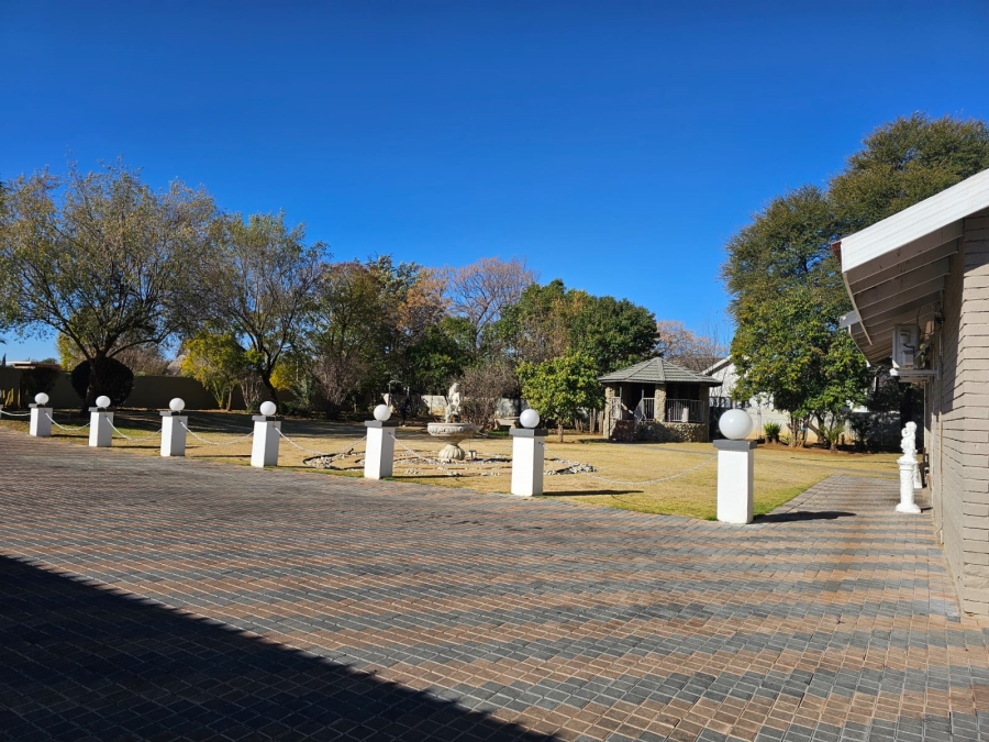 Commercial Property for Sale in Jim Fouchepark Free State